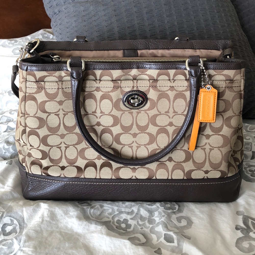 Coach EUC carryall tote